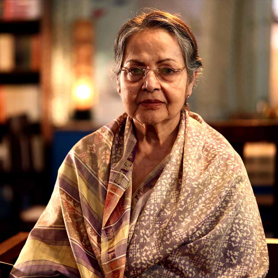 ‘আমার বস্’ ছবিতে রাখি গুলজ়ার।