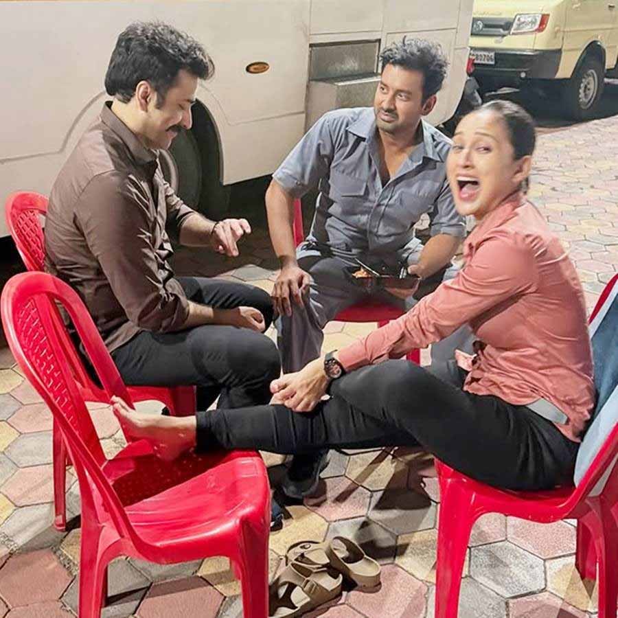 প্রকাশ্যে আবীর চট্টোপাধ্যায়, অঙকুশ হাজরা, মিমি চক্রবর্তীর চেহারা।