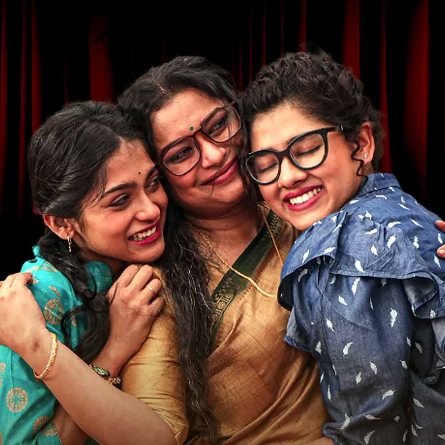 ‘অন্নপূর্ণা’ ছবিতে অনুষা বিশ্বনাথন, অনন্যা চট্টোপাধ্যায়, দিতিপ্রিয়া রায়।