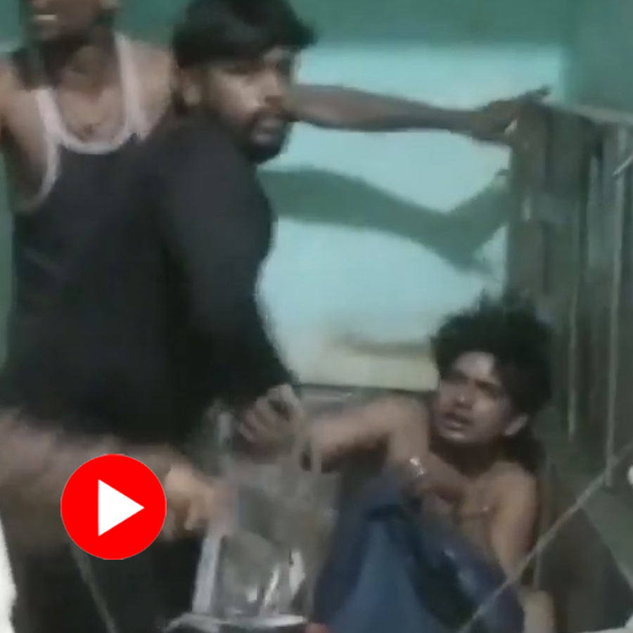 man had sneaked into the house of his lover and hide in a trunk