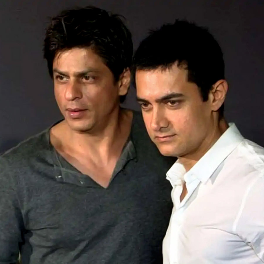 Aamir khan move out from his bandra house to pali hill for renovation work