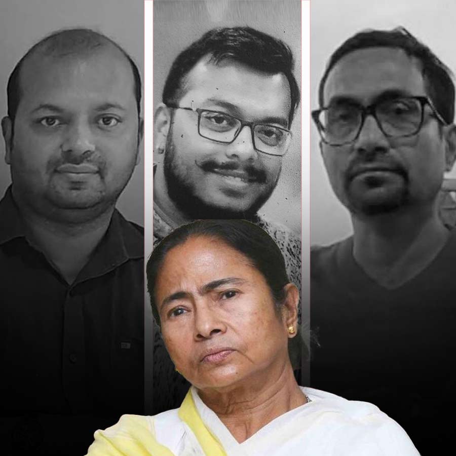 জম্মু-কাশ্মীরে নিহত বাংলার তিন বাসিন্দাদের জন্য দিল্লি বিমানবন্দরে সব রকম ব্যবস্থা রাখা হচ্ছে বলে জানালেন মুখ্যমন্ত্রী মমতা বন্দ্যোপাধ্যায়।