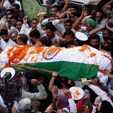 জম্মু ও কাশ্মীরে জঙ্গিদের হত্যালীলায় ২৬ জনের মৃত্যুর পর পাকিস্তানের বিরুদ্ধে কড়া পদক্ষেপ ভারতের।