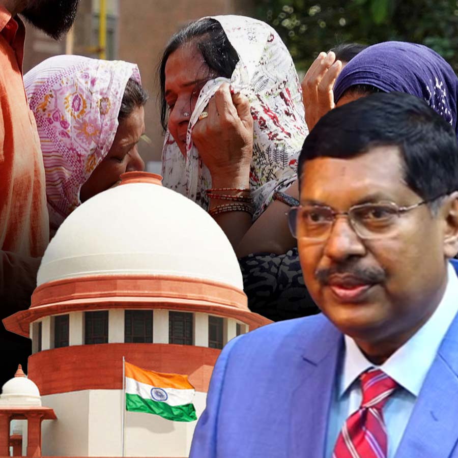 Supreme Court stands up and pays tribute for Pahalgam victims