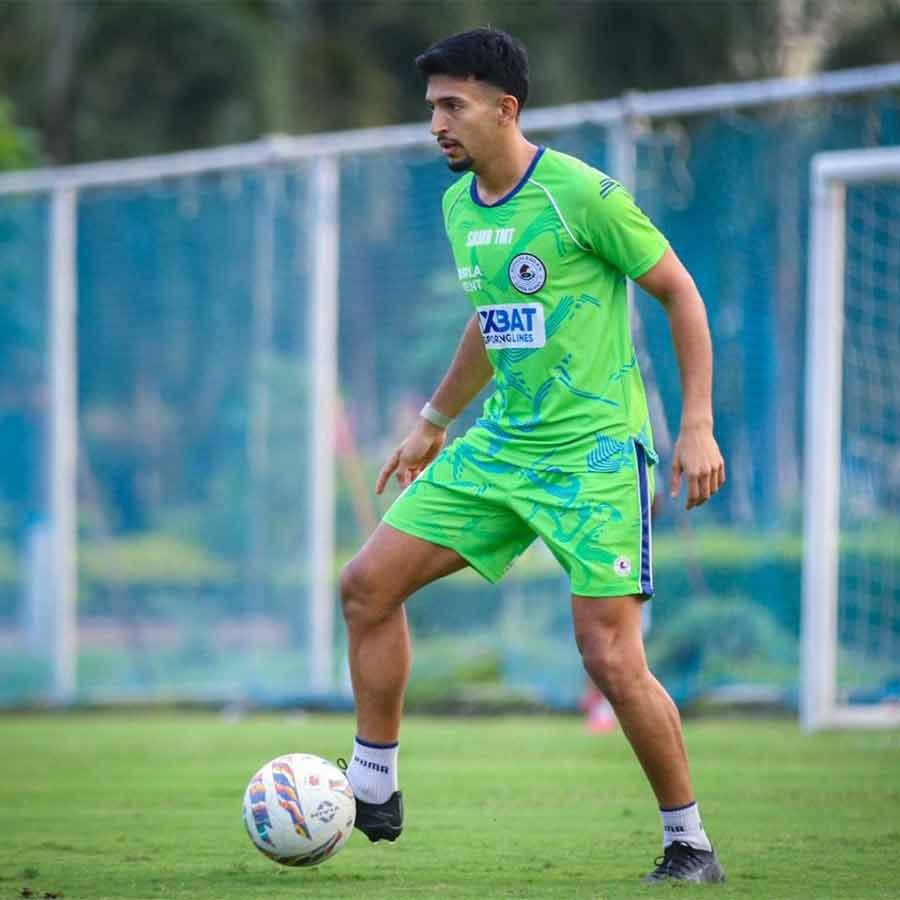 মহড়া: কেরলকে হারাতে মোহনবাগানের ভরসা সাহাল। 