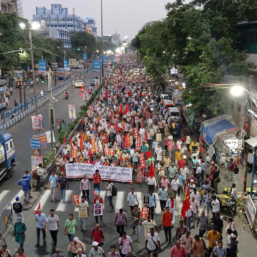 পহেলগামের ঘটনার প্রতিবাদে ও ঐক্যের ডাক দিয়ে রাজপথে বামফ্রন্ট।
