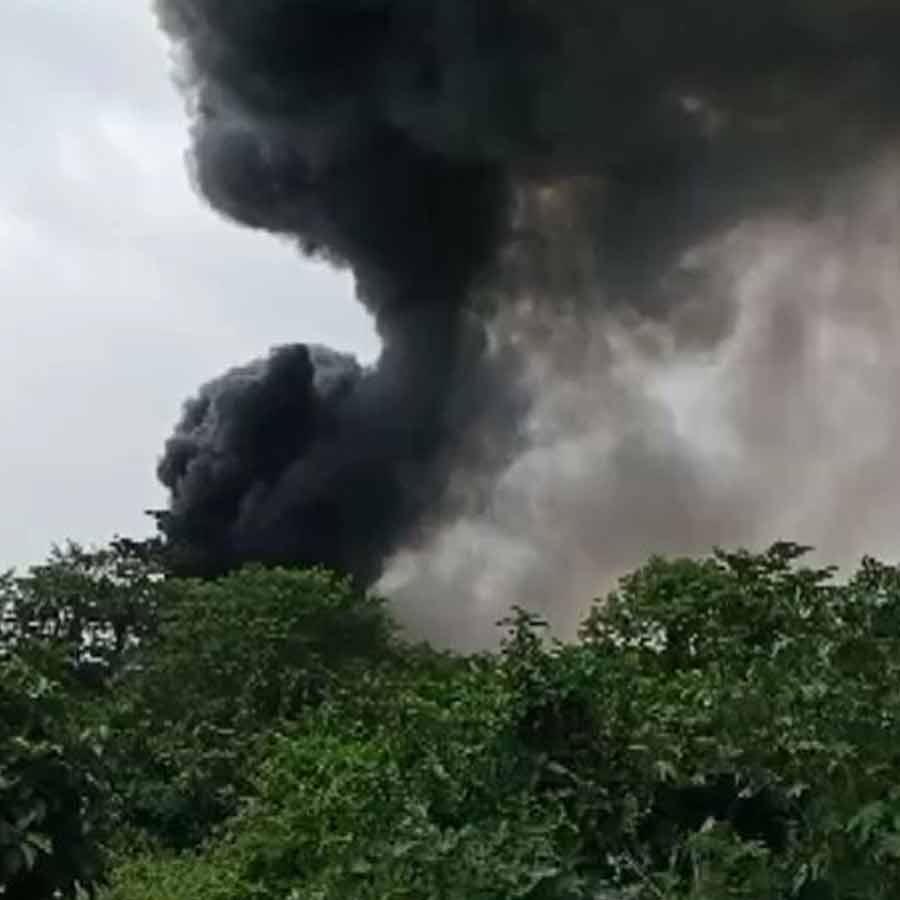 ফের ধাপায় আগুন! কালো ধোঁয়ায়  ঢাকল এলাকা, নিয়ন্ত্রণের চেষ্টায়  দমকলের ৬টি ইঞ্জিন