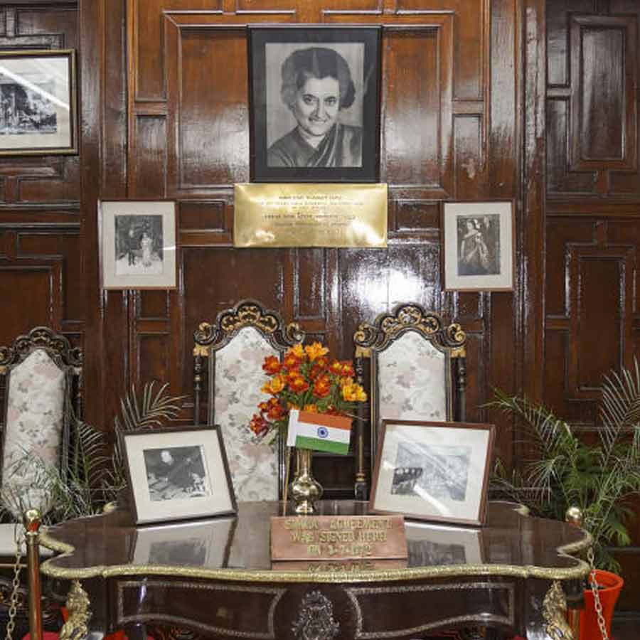 image of simla treaty table