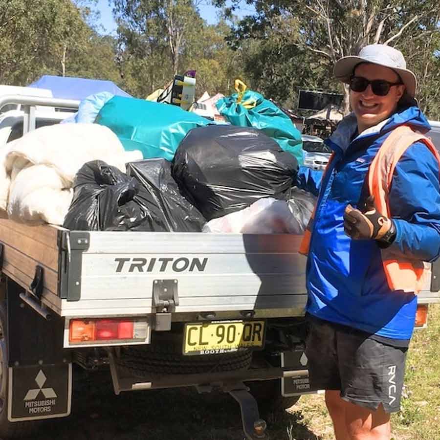 বছরের পর বছর রাস্তাঘাট এবং উৎসবে ফেলে দেওয়া ক্যান সংগ্রহ করে কাটিয়েছেন তিনি। এই উদ্যোগের সূচনা প্রথমে খুব ছোট করে শুরু হয়েছিল। ধীরে ধীরে তাঁর অধ্যবসায়ের ফল বড় আকারে ফিরে আসে গর্ডনের কাছে। এর ফলে শেষ পর্যন্ত গর্ডনের হাতে যে সম্পদ জমা হয়েছে, তা হল একটি বাড়ি!