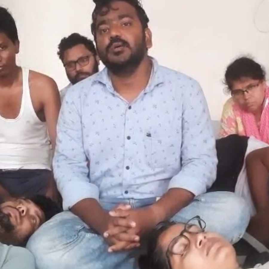 Group C and Group D jobless candidates of SSC 2016 discontinue hunger strike on the 11th day after meeting with government dgtl