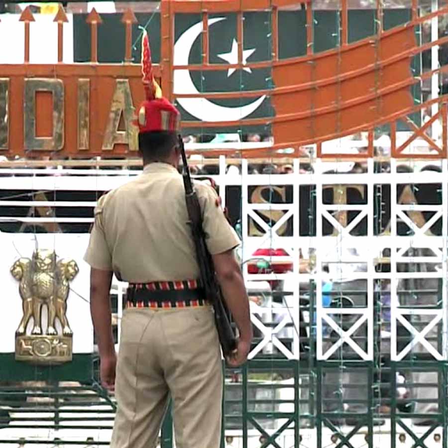 পাকিস্তানিদের ভারত থেকে ফেরতা পাঠানোর কাজ শুরু। প্রতিনিধিত্বমূলক ছবি।