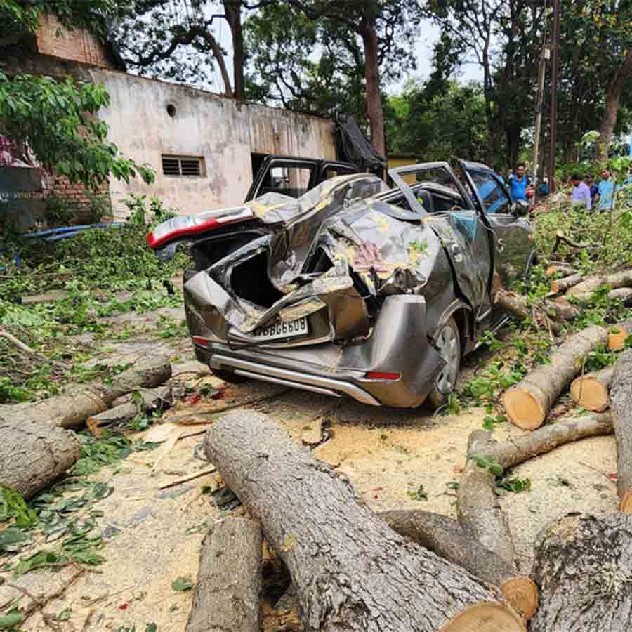 An aged women died and black out in several areas after Kalbaisakhi strikes Arambagh