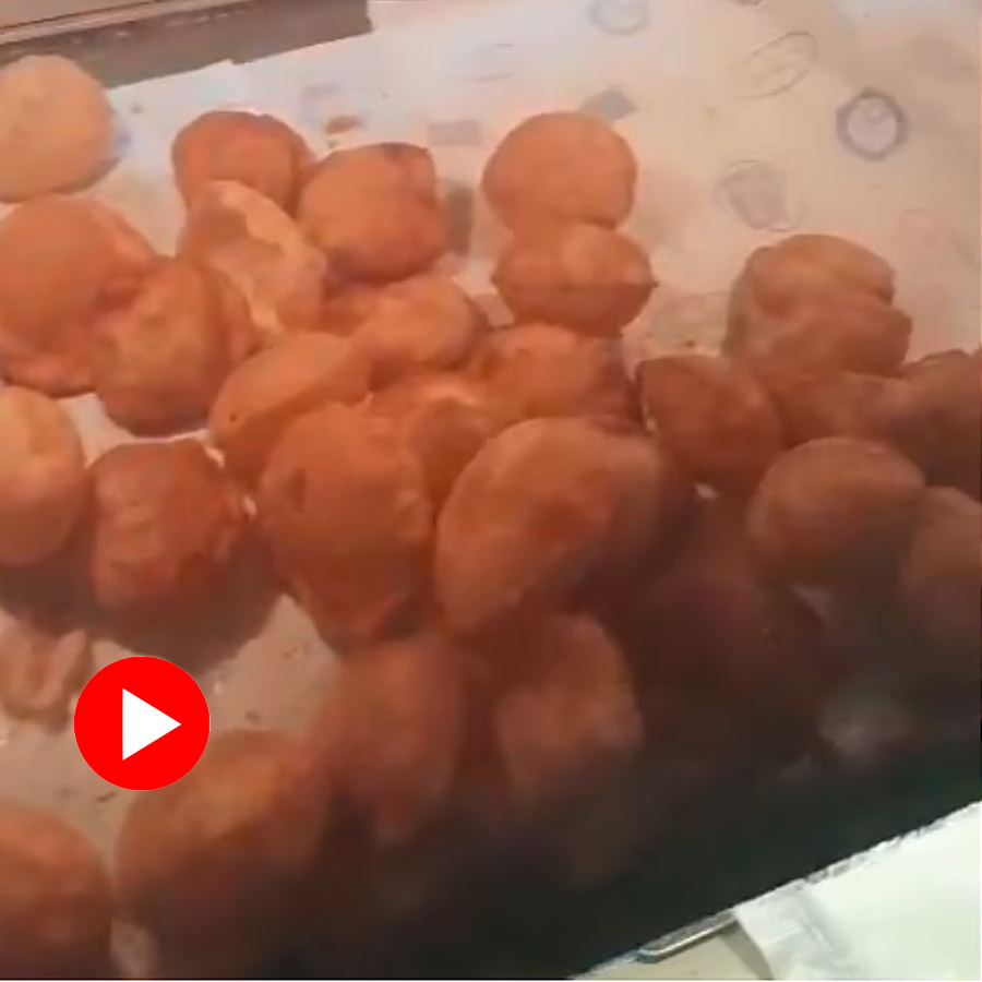 Video of cockroaches crawling on Panipuri at Ghaziabad restaurant