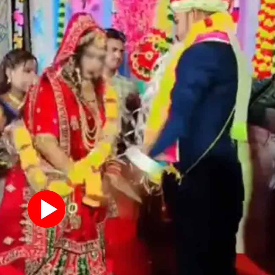 Video of brawl between bride and groom during varmala ceremony