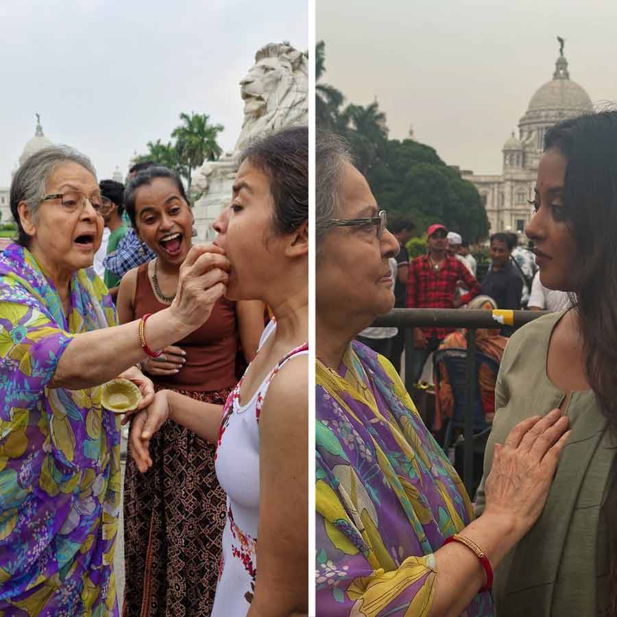 জ়িনিয়া সেন, শ্রুতি দাসের সঙ্গে রাখি গুলজ়ার।