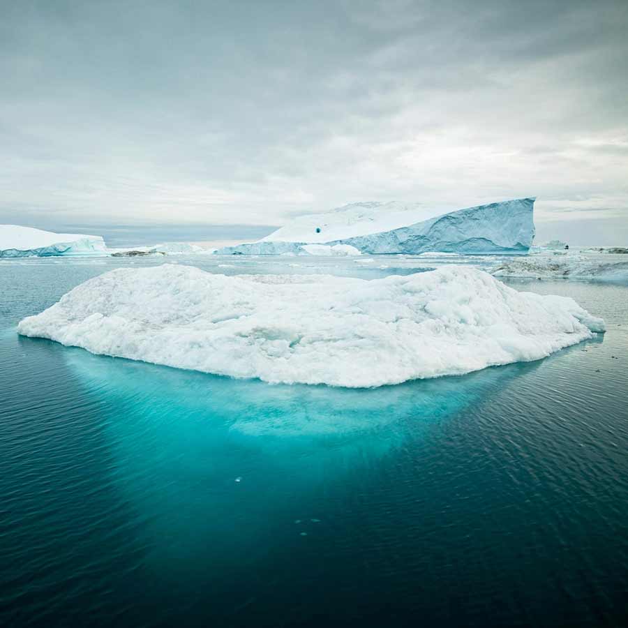 ক্ষুদ্র মহাদেশ গঠনের কারণ হিসাবে গ্রিনল্যান্ড এবং উত্তর আমেরিকার মধ্যবর্তী ফাটল এবং সমুদ্রতল বিস্তারকে দায়ী করেছেন বিজ্ঞানীরা। গ্রিনল্যান্ডের প্রান্ত বরাবর পূর্ব-পশ্চিম সম্প্রসারণের একটি গুরুত্বপূর্ণ পর্যায় এই মহাদেশীয় গঠনকে বিচ্ছিন্নতার দিকে চালিত করে।