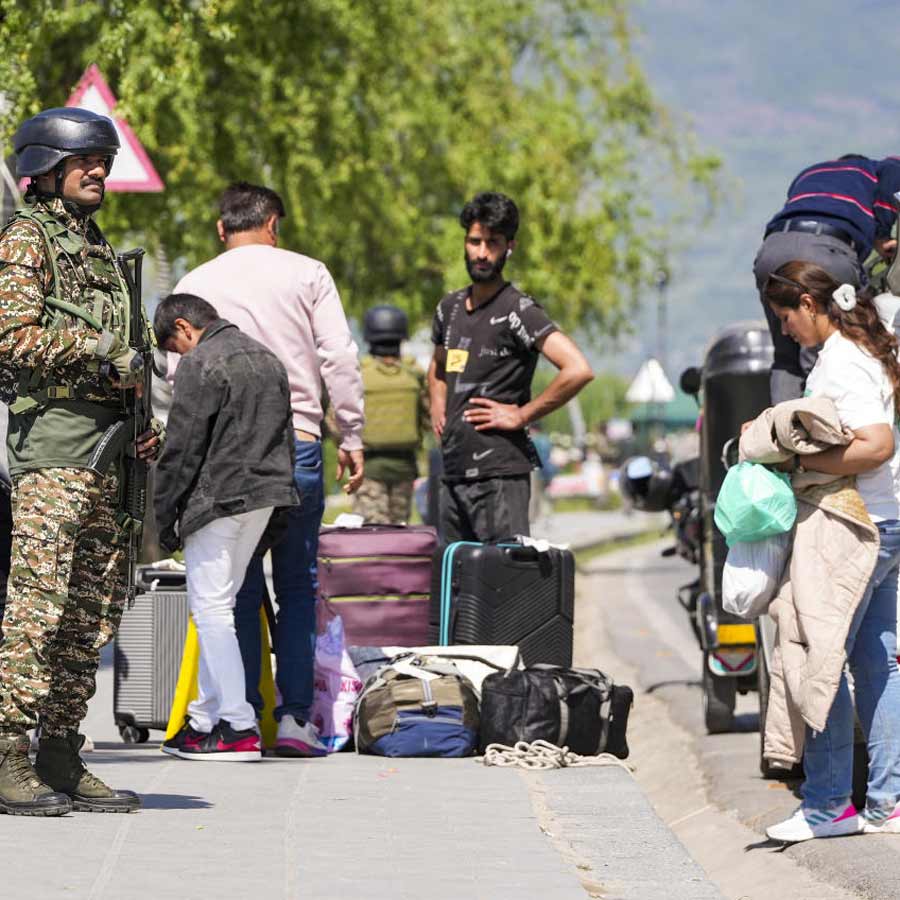 Mountaineers and Hikers planning to travel through Kashmir without fear for their purpose