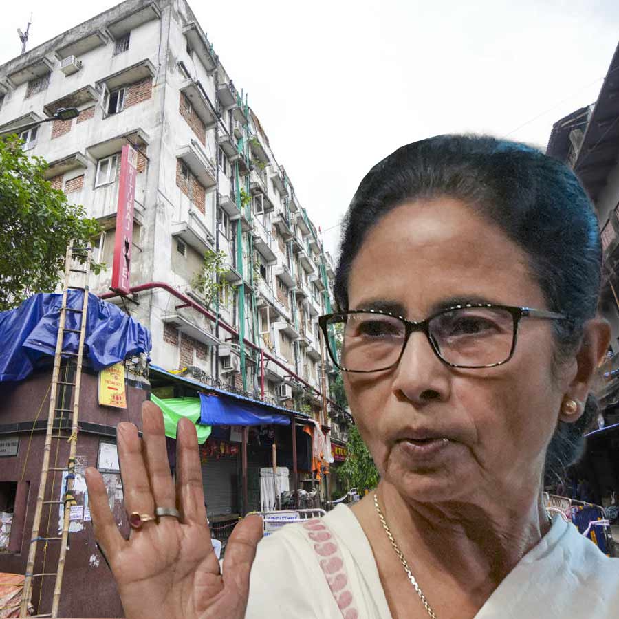 Combustible materials stored, Says Mamata Banerjee in Fire incident of Burra Bazar, Mechua dgtl