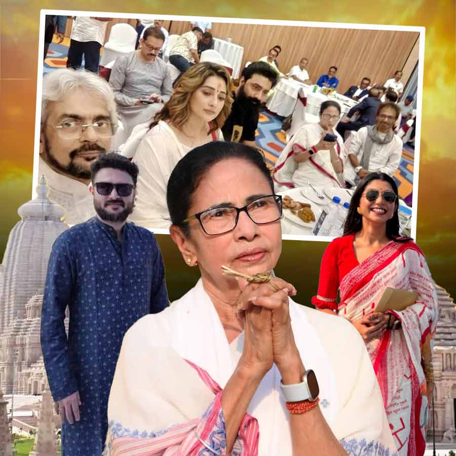 জগন্নাথদেবের দিঘার মন্দিরে বাংলা বিনোদন দুনিয়ার খ্যাতনামীরা।