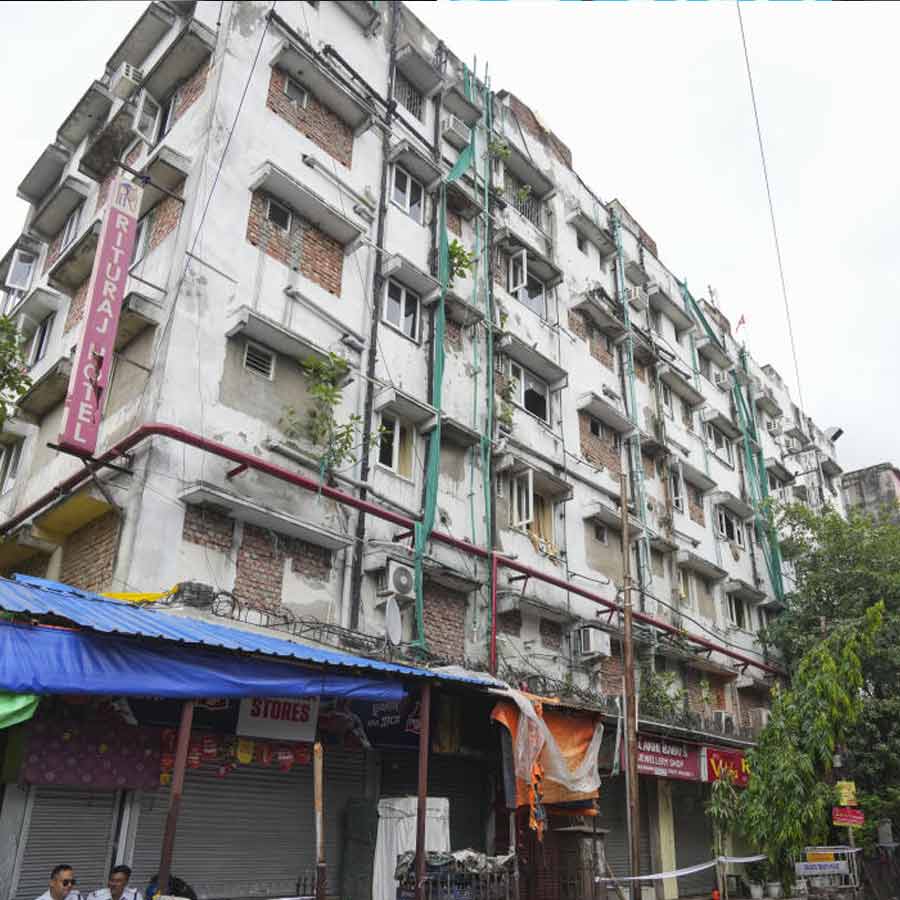 বড়বাজারের সেই হোটেল।