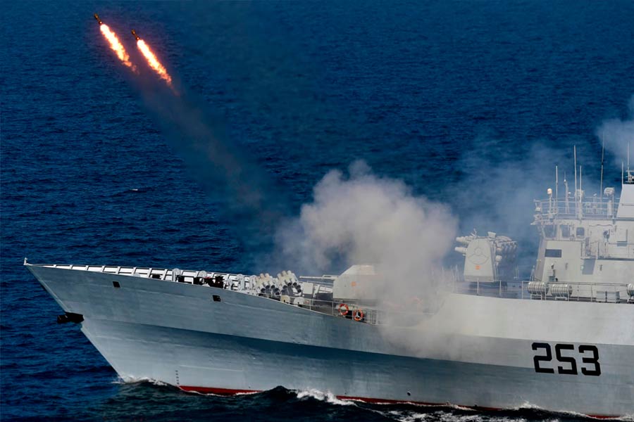 Pakistan Navy deploys Warships in Arabian Sea amid rising tensions with India