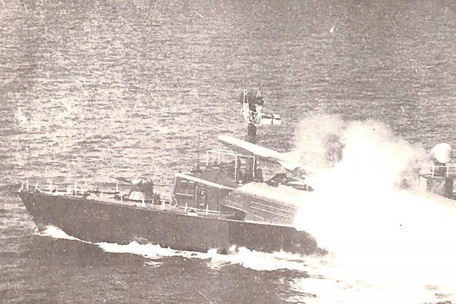 Pakistan Navy deploys Warships in Arabian Sea amid rising tensions with India