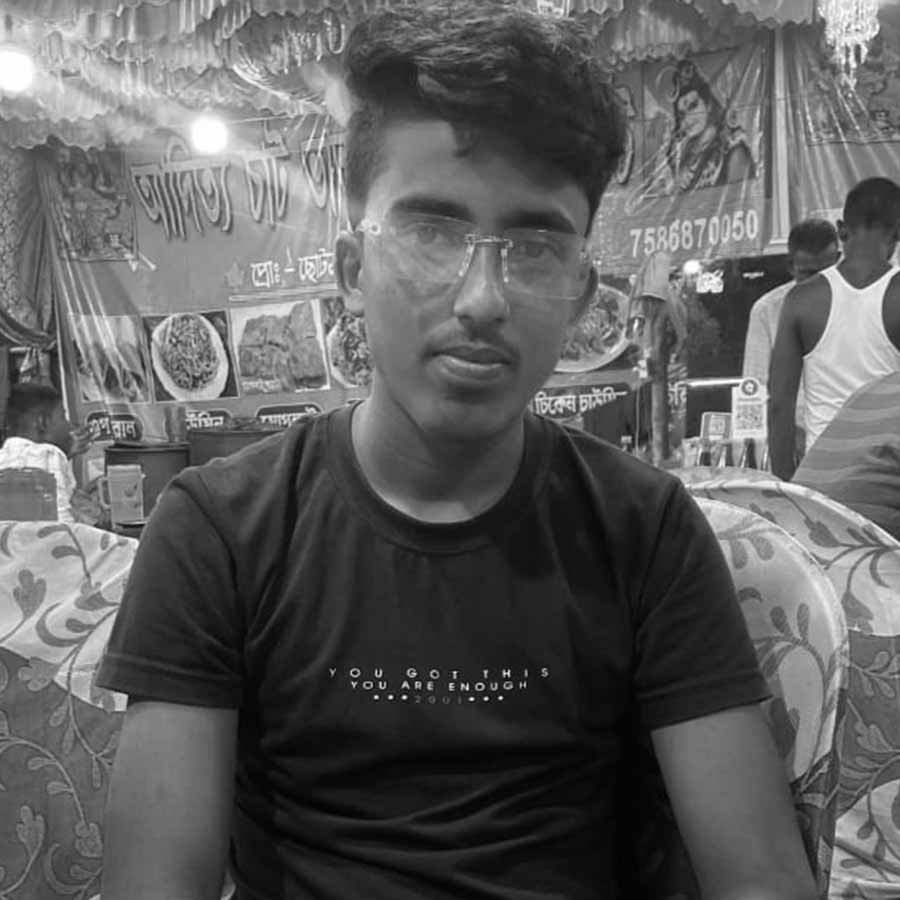 A madrasah student died of electrocution at Raiganj dgtld