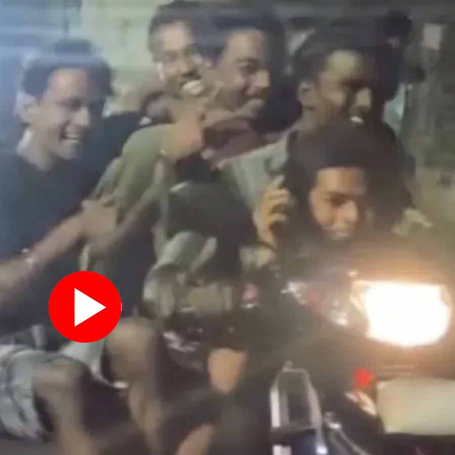 Seven boys were riding scooter without helmets, video caught attention of Sambalpur police dgtl