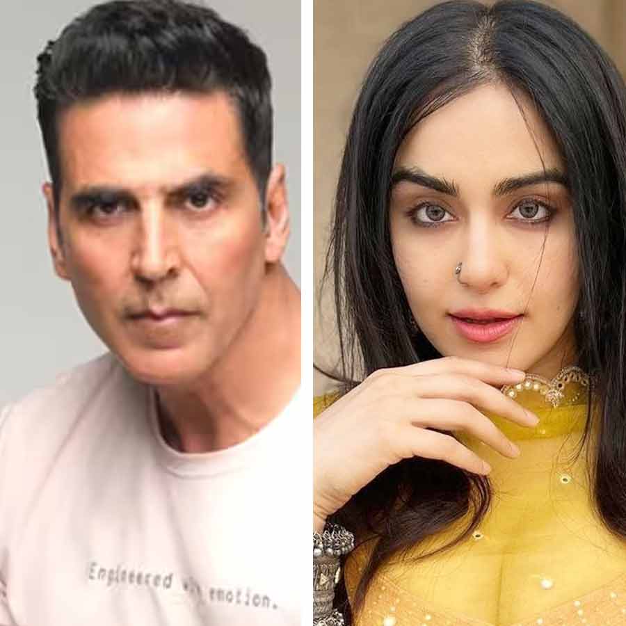 Akshay Kumar And Adah Sharma Had a fart moments while shooting