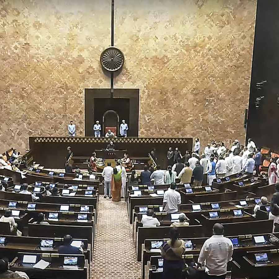 Mallikarjun Kharge, O\\\\\\\\\\\\\\\\\\\\\\\\\\\\\\\'Brien claim, opposition MPs barred from entering the well by Marshals (or CISF personnel) unprecedentedly