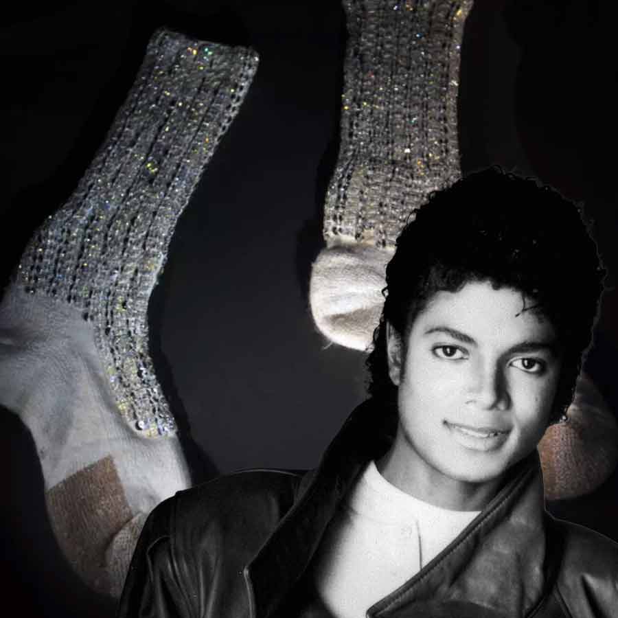 Deceased pop star Michael Jackson\\\\\\\'s iconic glittery sock was sold for 8 lakh rupees at a French auction