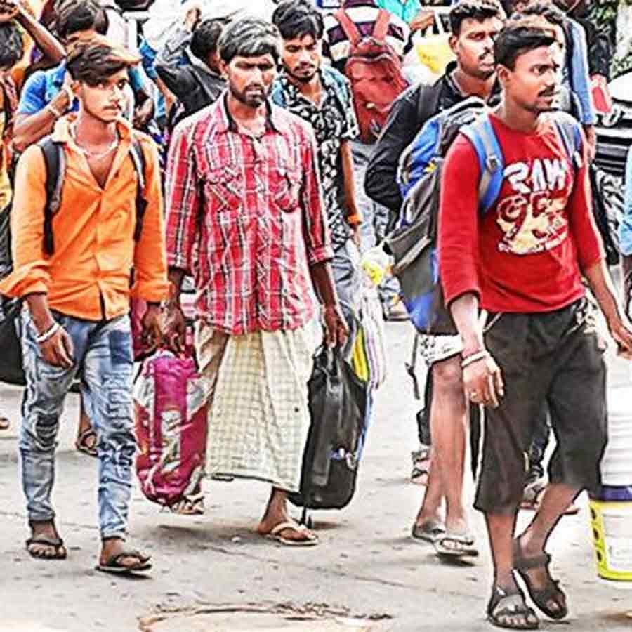 SIR and  Attacks on Bengali-speaking workers in various states have once again brought the citizenship crisis to the forefront of the country