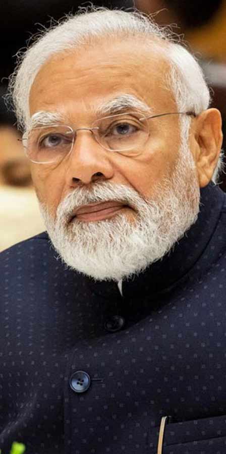 (বাঁদিক থেকে) জেপি নড্ডা, নরেন্দ্র মোদী এবং অমিত শাহ।