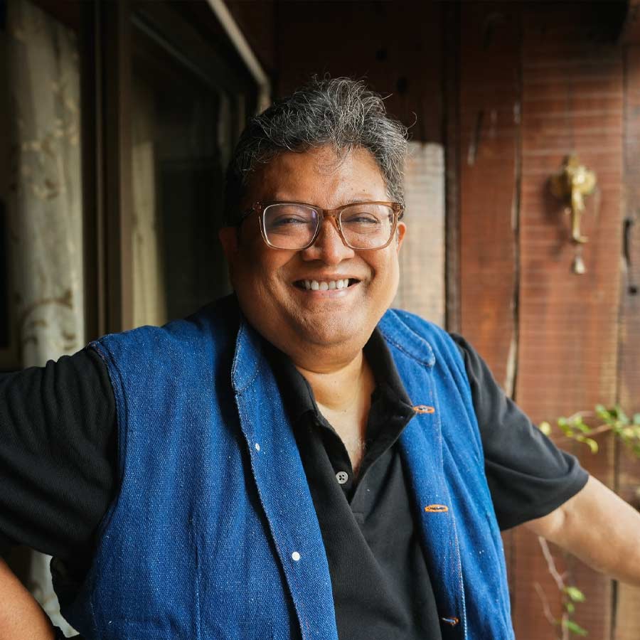 পরিচালক অনিরুদ্ধ রায়চৌধুরী।