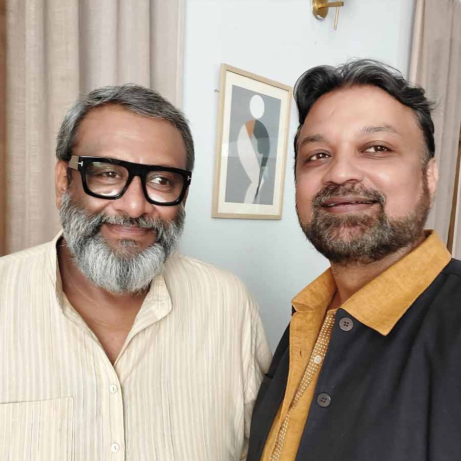 পরিচালক কৌশিক গঙ্গোপাধ্যায়ের সঙ্গে সৃজিত মুখোপাধ্যায়।