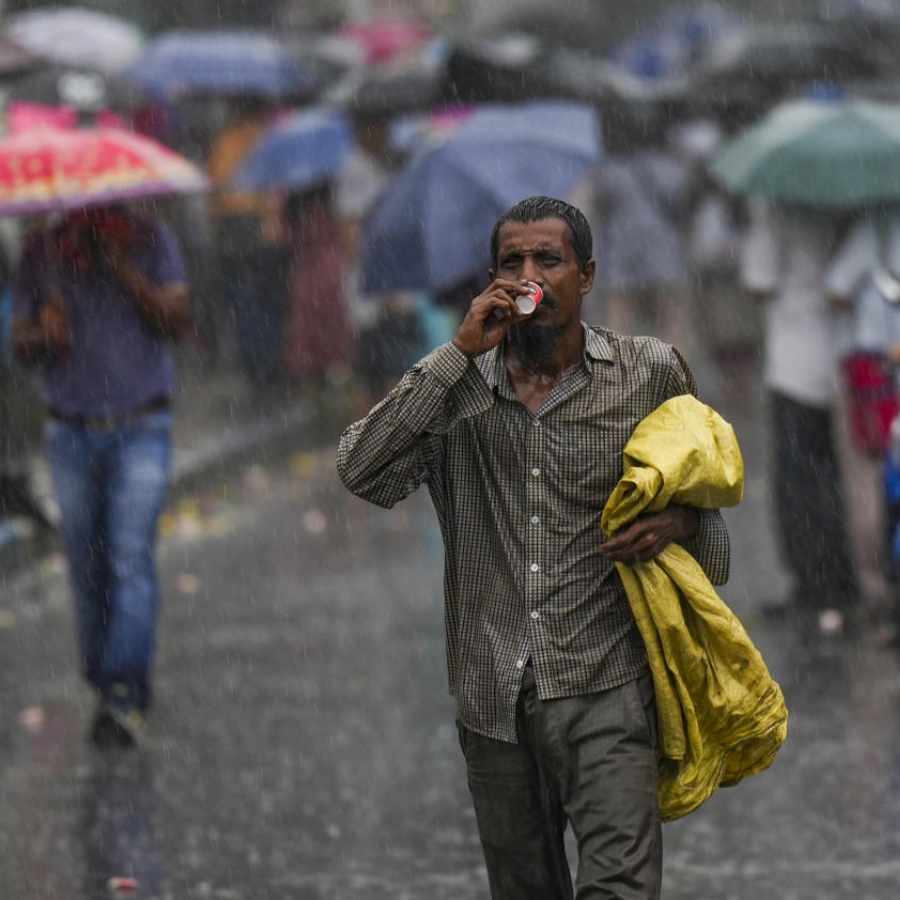 Light to moderate rainfall at most Places over West Bengal dgtl