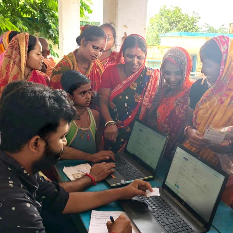 Bengal’s People Take Lead As ‘Amader Para Amader Samadhan’ Begins With Record Participation On Day One 