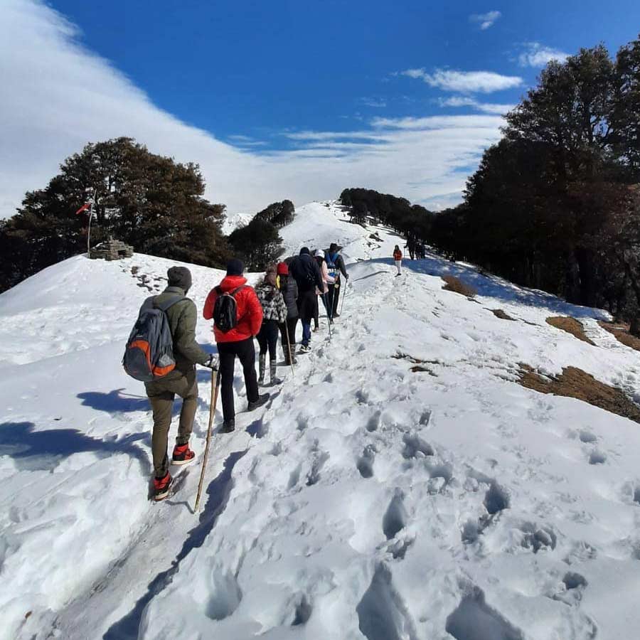শীতের মরসুমে বরফে ঢেকে যায় জালোরি পাসের রাস্তা।