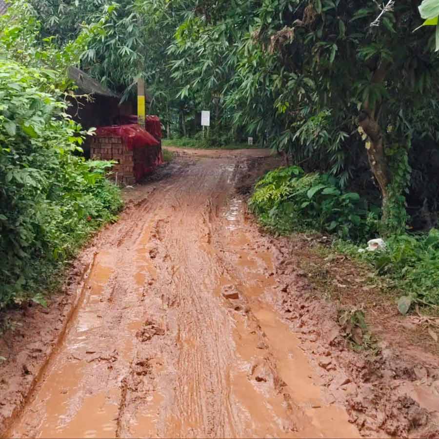People raised protests due to poor condition of road in Paschim Midnapore during 'Amader Para Amader Samadhan' program dgtld