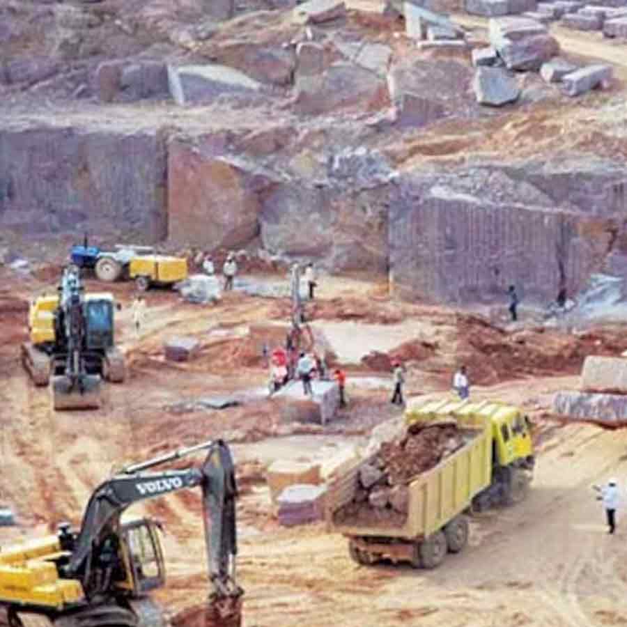 Granite quarry collapsed in Andhra Pradesh, many people died dgtl