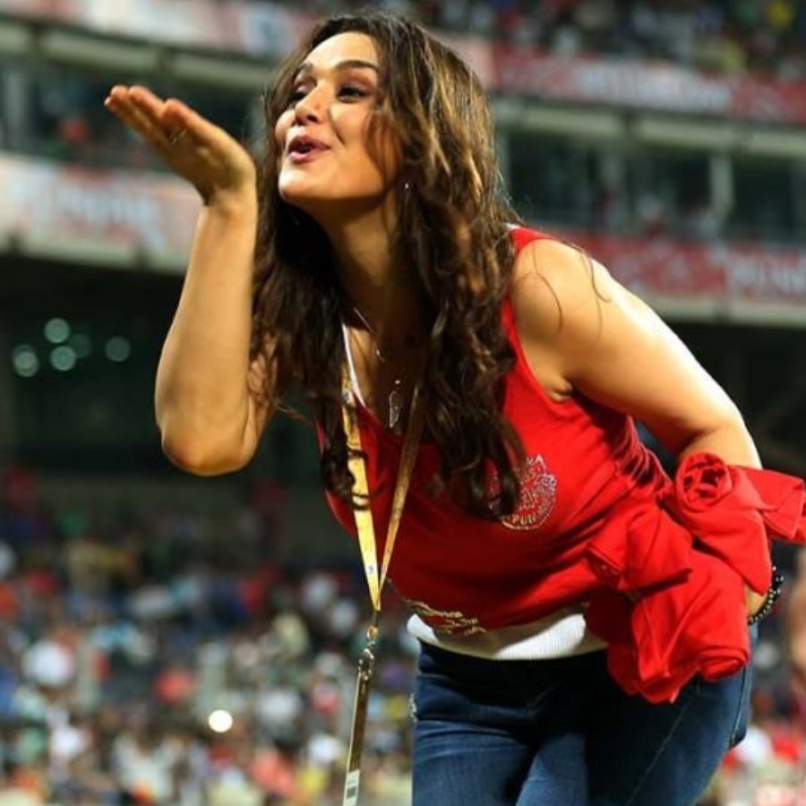 50 years old Preity Zinta inspiring fans to go to the gym and exercise dgtl