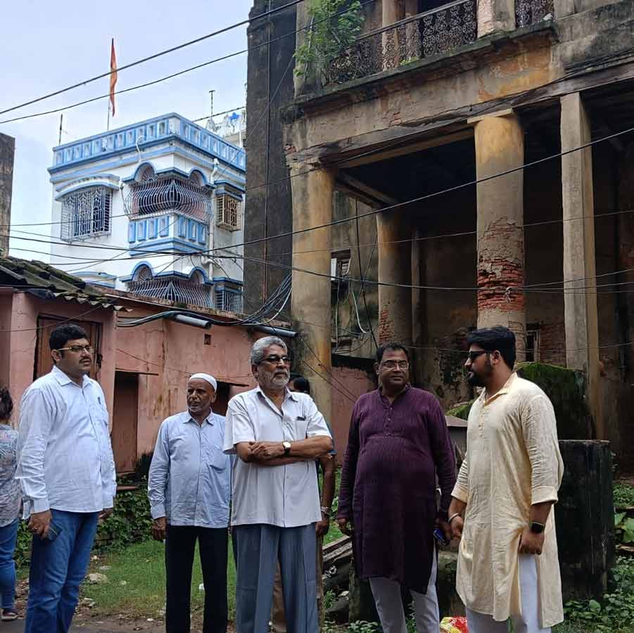 Congress targets KMC over crumbling building