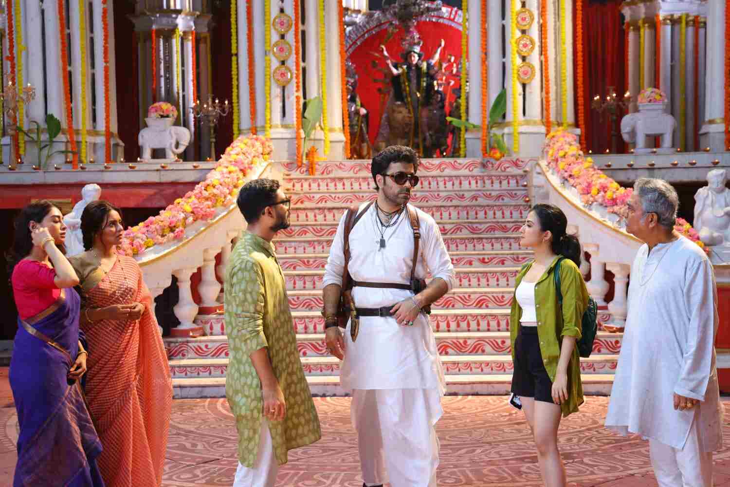 শুটিং চলছে।