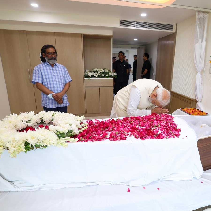শিবু সোরেনকে শেষ শ্রদ্ধা প্রধানমন্ত্রী নরেন্দ্র মোদীর।