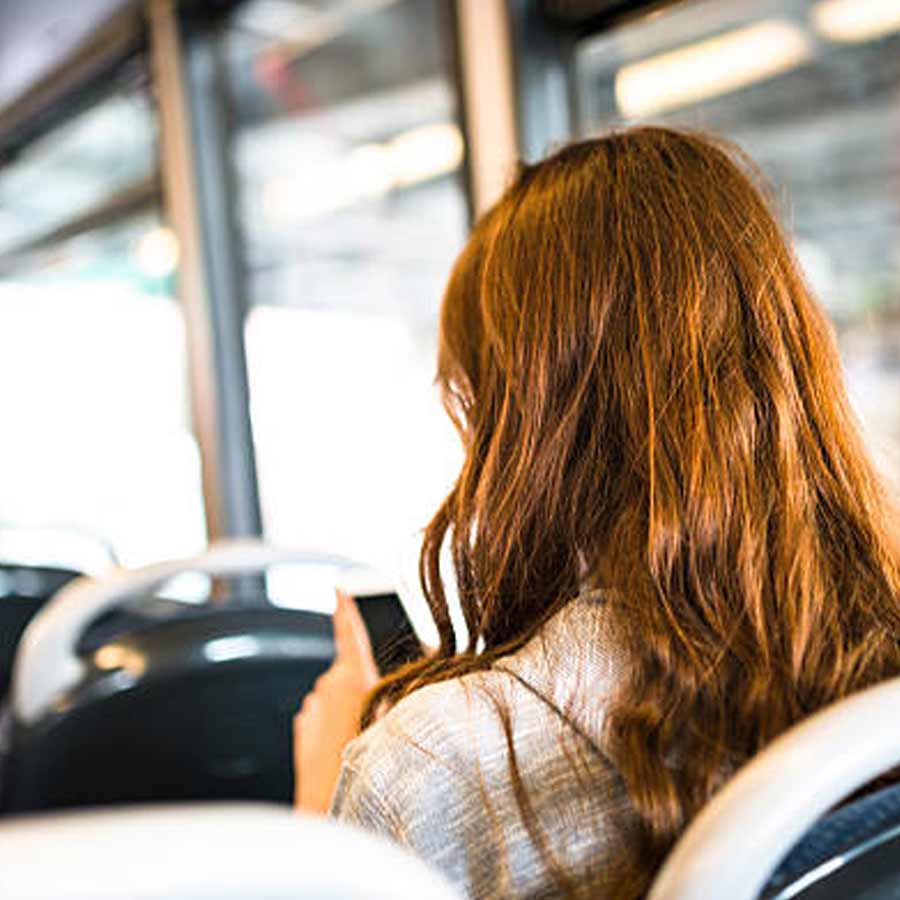 Woman travelling alone on a bus died with 26 iPhones
