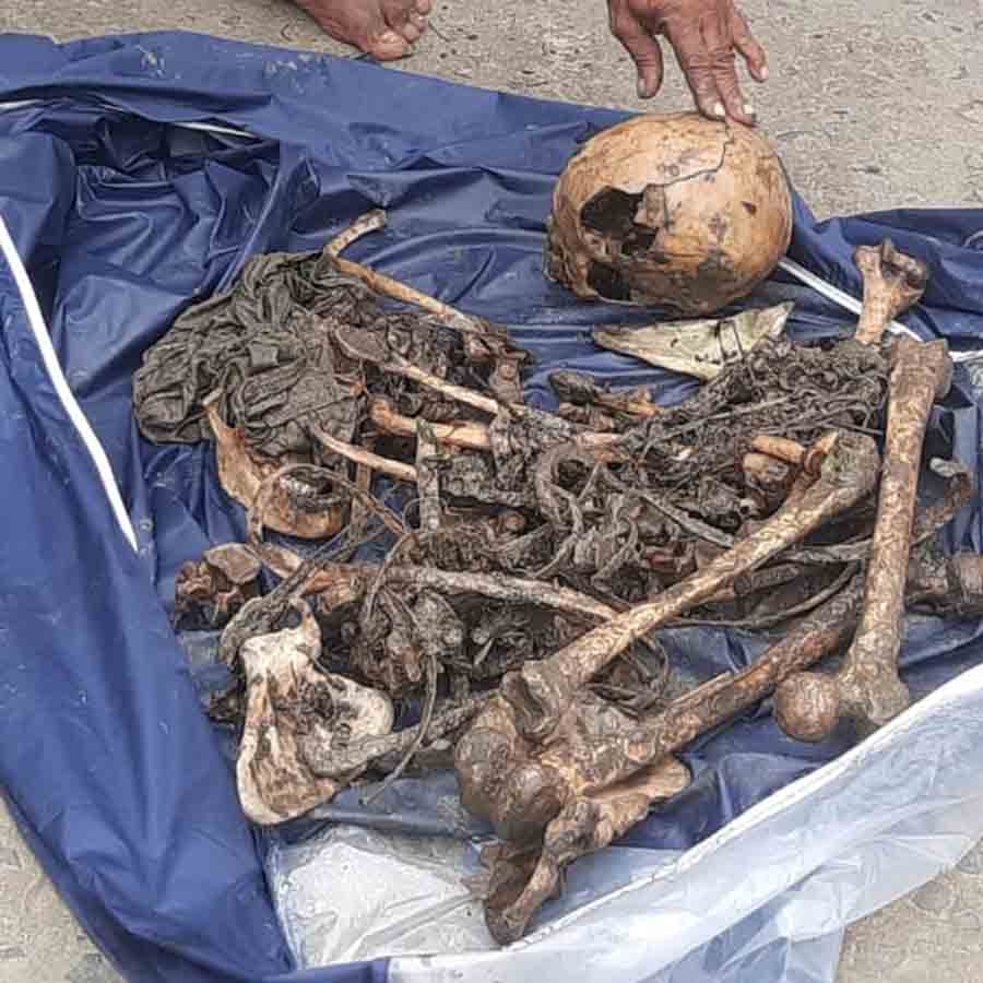 An woman was arrested in charges of murdering her husband at Hariharpur, human skeleton recovered from forest dgtld