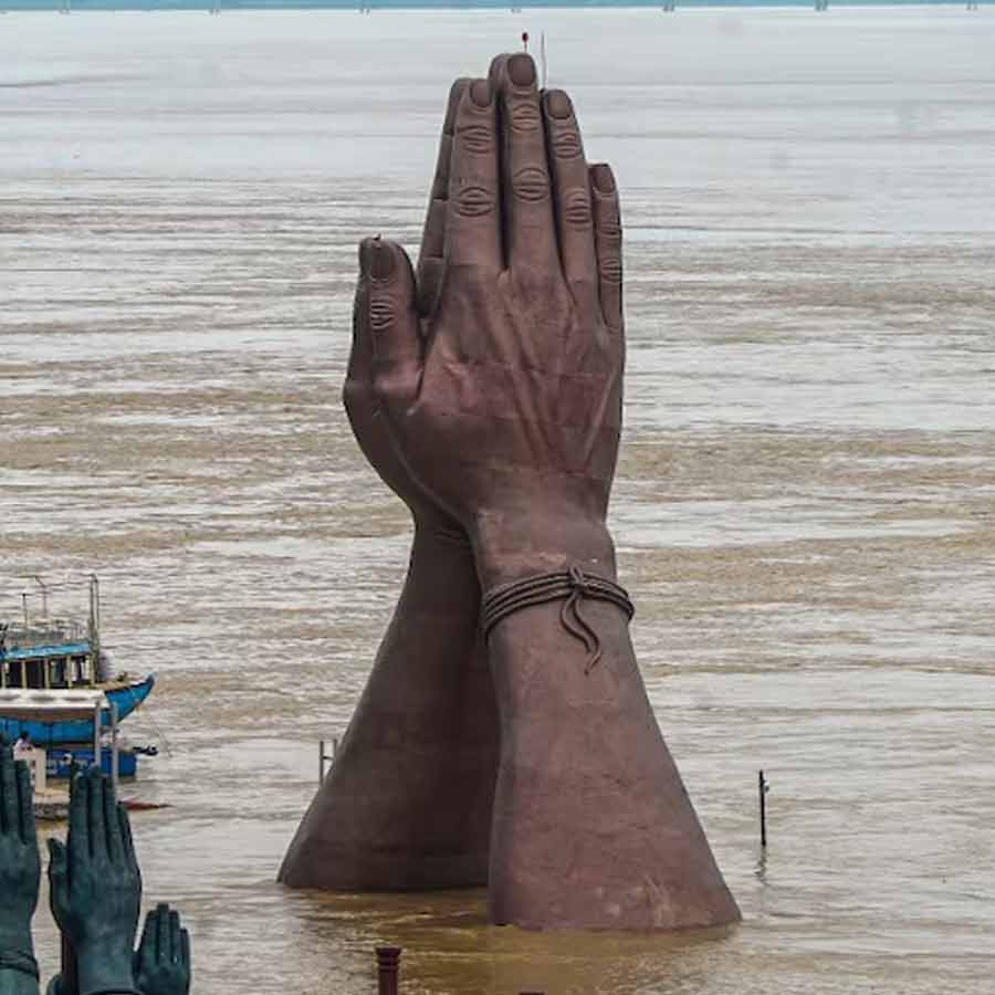 Flood like situation in 17 districts of Uttar Pradesh, worst condition in Varanasi and Prayagraj dgtl