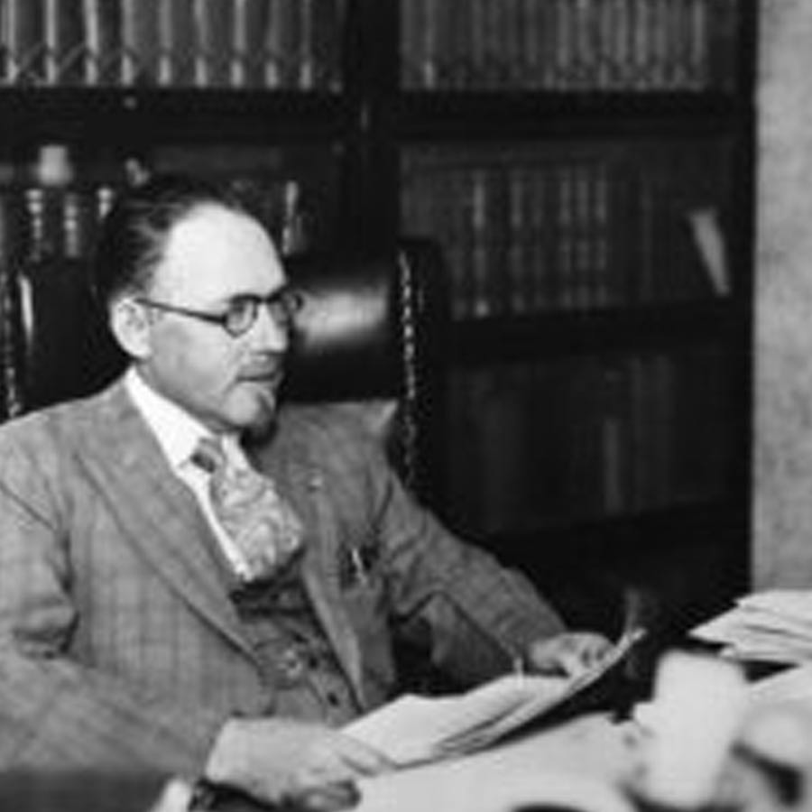 All need to know about John R. Brinkley man who fooled American people in the name of curing male virility