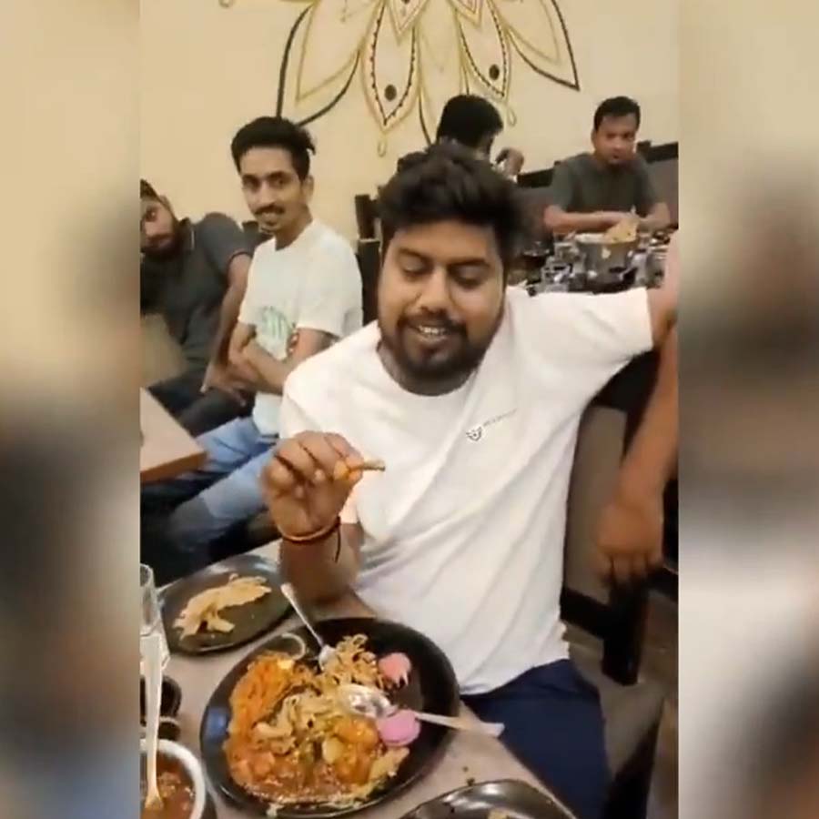 In UP Customers caught on CCTV putting bone in vegetable biryani dgtl