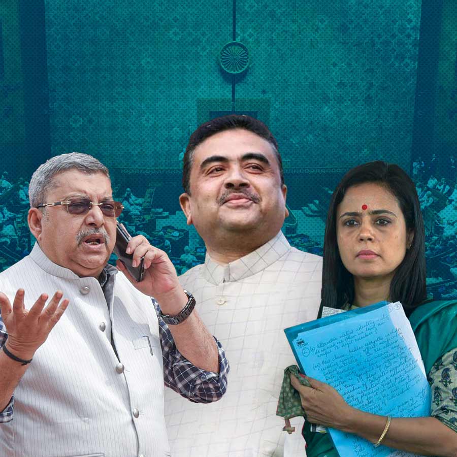 Kalyan Banerjee vs Mahua Moitra: Rift between two Trinamool MP makes headline dgtl